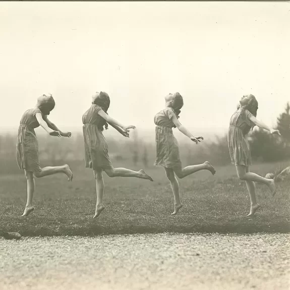 Danseuse et pédagogie Jaques-Dalcroze