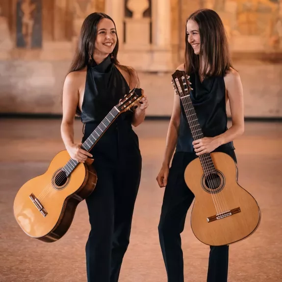 Photo Daniyah Guitar Duo