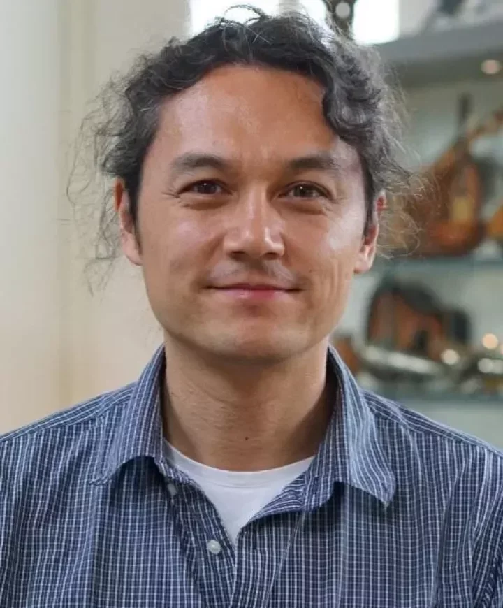 Portrait du professeur d'ethnomusicologie Michael Fuhr