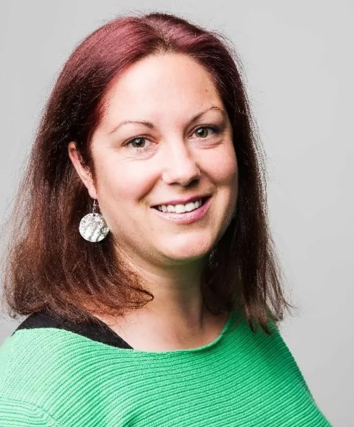 Portrait photo de l'ethnomusicologue Lea Hagmann