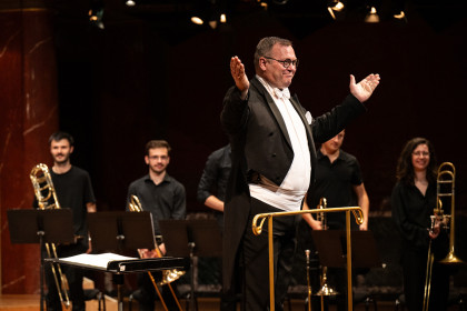 Le Chef Matty Cilissen lors du concert Le Ring à la Fête de la Musique